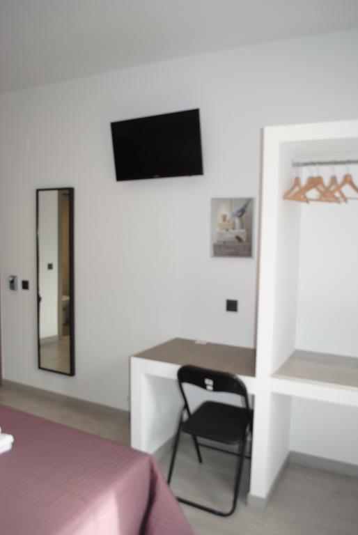 Fuencarral Rooms Мадрид Стая снимка